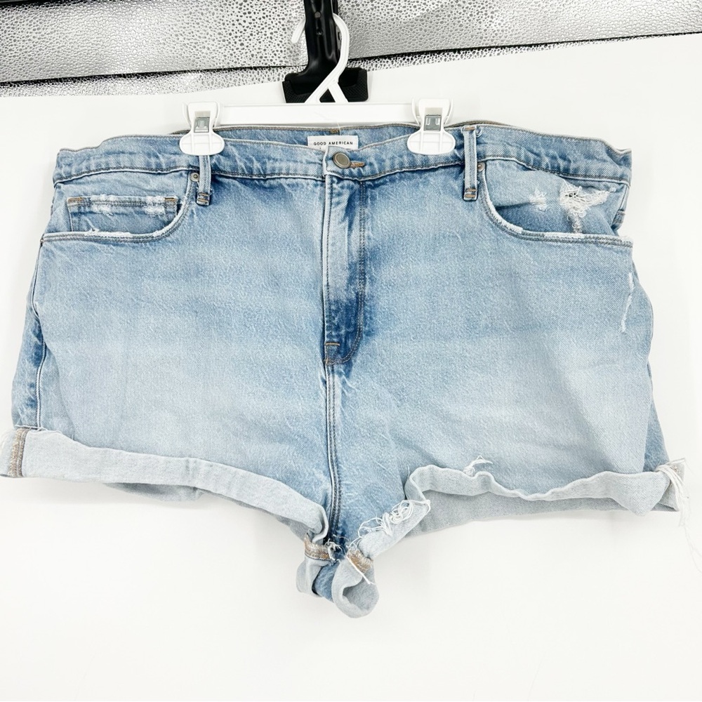 Good American‎ Cuffed Jean Denim Shorts Size 18